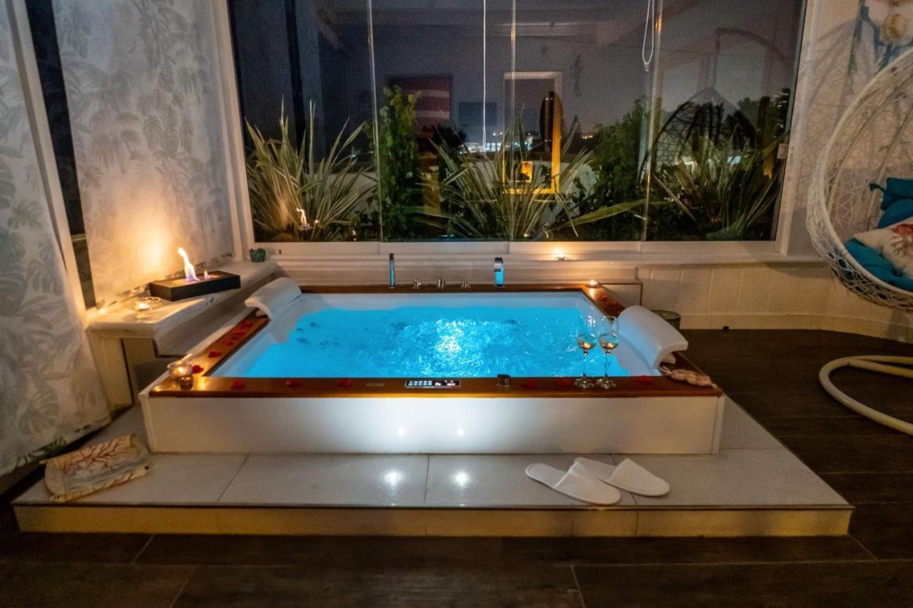 Resort Villa La Perla Sul Mare Leporano Exteriör bild