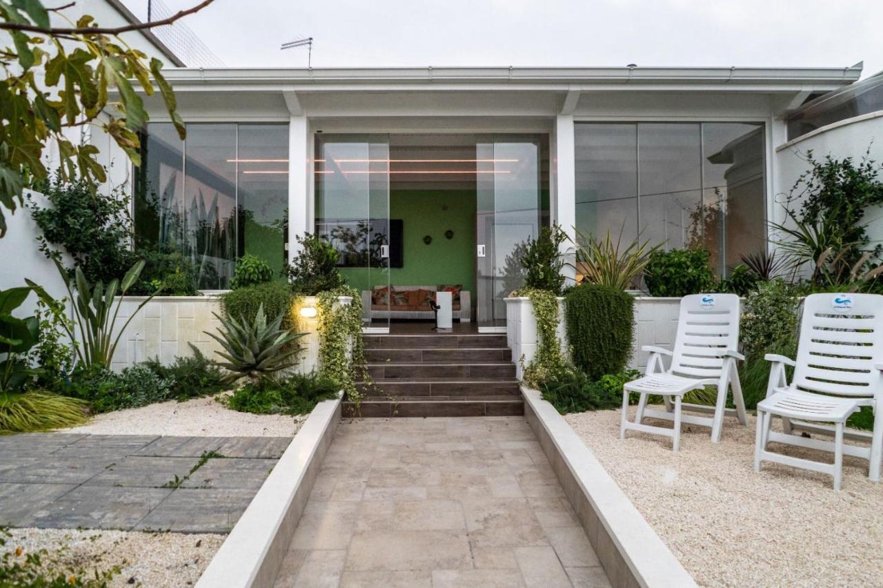 Resort Villa La Perla Sul Mare Leporano Exteriör bild