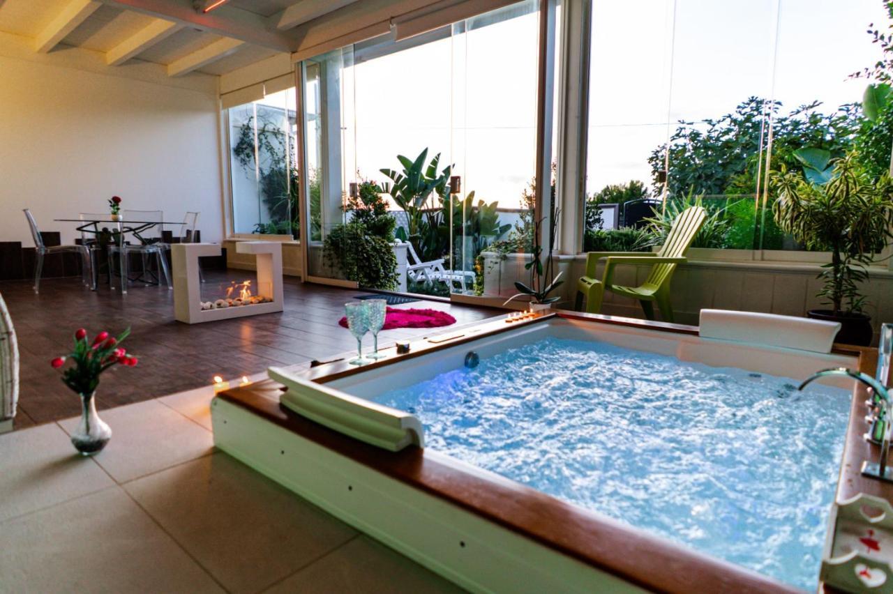 Resort Villa La Perla Sul Mare Leporano Exteriör bild